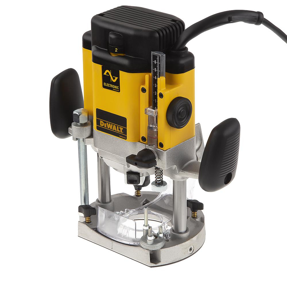 Фрезер DEWALT DW625E-QS
